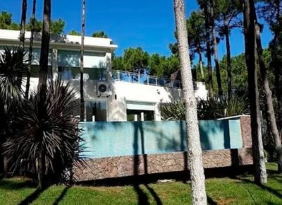 Malestar en Moreno: las propiedades y los negocios de Walter Festa que salpican a su mujer Romina Uhrig