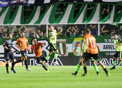 Banfield y Barracas Central empataron sin goles