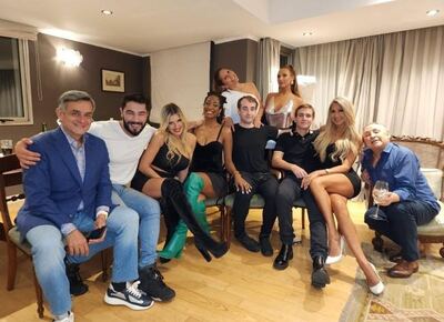 Denunciaron que el armador liberal Luis Rosales organizó una fiesta con travestis y militantes