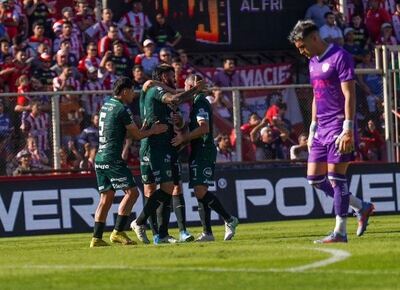 Sarmiento se hizo fuerte en Santa Fe y venció a Unión en un choque clave por el descenso