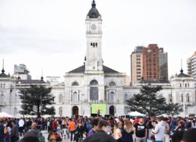 Llega el Festival de la Familia a Plaza Moreno, con música en vivo, feria y gastronomía