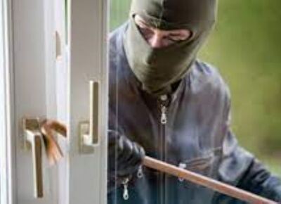 Berisso: Festejaban el 15 de su hija y ladrones entraron a su casa, robaron 85.000 dólares y 100.000 pesos