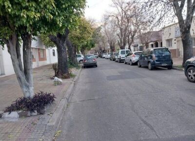 Indignación: mientras Julio Alak está arreglando las placitas a los jubilados de la ciudad los están cagando a palo