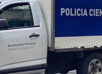 Brutal femicidio en La Plata: Identificaron a la víctima y buscan al asesino que escapó tras el violento crimen