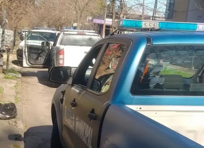 Arrestaron en La Plata a una pareja que mantenía relaciones sexuales en plena vía pública