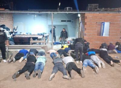 Juego de dados y vóley: La inesperada mezcla que llevó a la detención de ocho paraguayos y dos argentinos en La Plata"