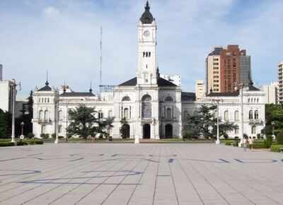 La Plata: Gastos millonarios en el Palacio de Gobierno Municipal mientras la ciudad se desmorona en todo sentido