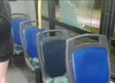 Desata el pánico: colectivo 506 atacado en San Carlos, sin detenidos