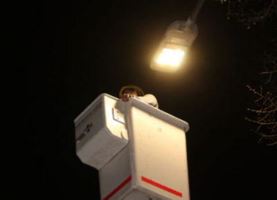 Se acabó la inseguridad: La Municipalidad de La Plata instala 300 nuevas luces LED en plazas y avenidas