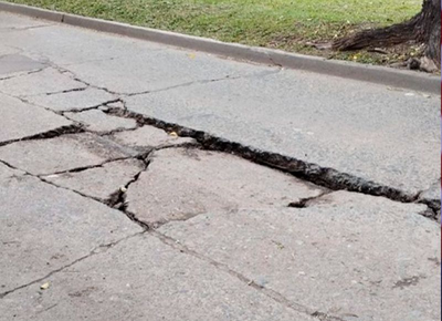 La plata para las obras la licitan, pero así están las calles: ¿A donde irá a parar?