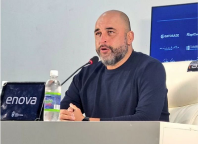 Méndez destrozó a sus jugadores y dejó en claro que su continuidad dependerá de la llegada de refuerzos