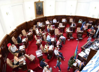 El Concejo Deliberante aprobó el Presupuesto 2025 de Julio Alak: Será de 302 mil millones de pesos