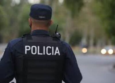 Asaltaron a un comisario en su casa de La Plata y le robaron todos sus ahorros