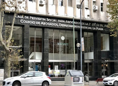 Denuncias, opacidad y uso discrecional de aportes previsionales: el oscuro presente de la Caja de Abogados bonaerense