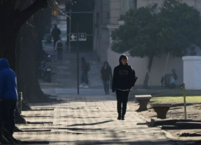 Ola de frío matinal en La Plata: mínima de 5°C y sin lluvias durante el día