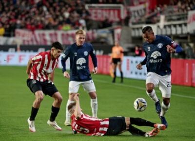 VIDEO | Estudiantes venció 2-1 a Independiente Rivadavia y lidera el Clausura