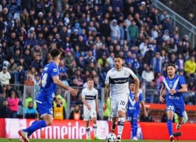Gimnasia recibe a Vélez en el Bosque con el alivio del objetivo cumplido