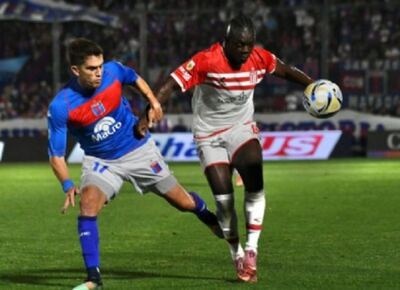 Estudiantes perdió ante Tigre y quedó al borde de quedarse sin playoffs