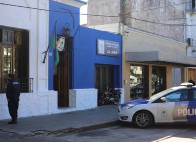 Conmoción en La Loma: un hombre murió tras descompensarse frente a la Comisaría Cuarta