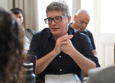 Iván Maidana reelecto presidente del Consejo Escolar de La Plata, pese a ser interpelado por su gestión y sin responder los informes solicitados por el bloque UCR+PRO