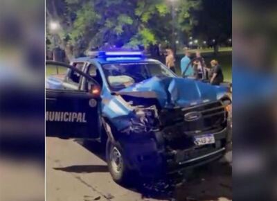 Patrullero de Secretaría de seguridad chocó contra un camión de Edesur en Parque Alberti: habrían apartado a la conductora