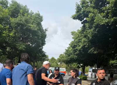 VIDEO | Adentro asumian los nuevos Senadores y afuera una batalla campal