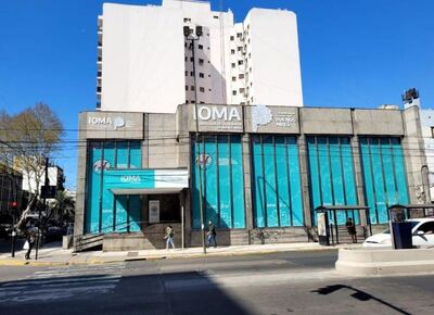 Apuntan contra el presidente de IOMA por incumplimiento judicial y advierten acciones sobre su patrimonio personal