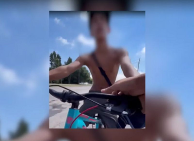 VIDEO | Acordó en La Plata un encuentro con el ladrón que le había robado su bicicleta, lo molió a golpes y la recuperó