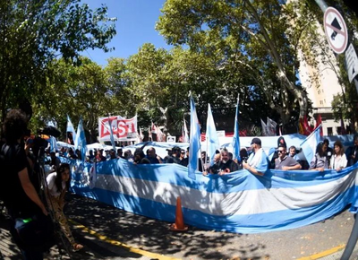 Trabajadores de Fate coparon La Plata en defensa de sus puestos laborales