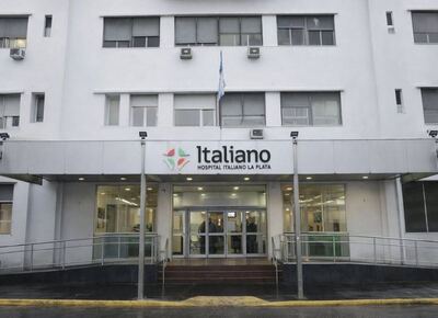 Escándalo en el Hospital Italiano de La Plata: denuncian sueldos impagos y pagos en cuotas al personal de salud