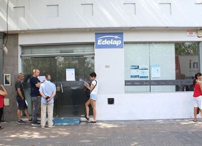 Escándalo: denuncian que el Gobierno perdonará deudas millonarias a eléctricas mientras los usuarios siguen pagando tarifas impagables