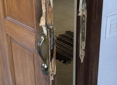 Indignante: le barretearon la puerta y le robaron los ahorros de toda una vida a un matrimonio de La Plata