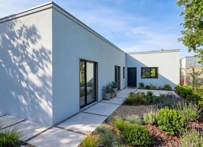 La tendencia de las casas de madera está conquistando los barrios privados de La Plata
