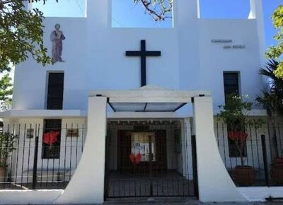 Robaron en la parroquia San Mateo de La Plata mientras el sacerdote estaba ausente: se llevaron $4 millones, US$1.500 y una notebook
