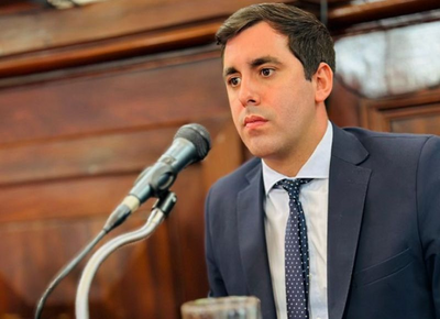 El concejal Nicolás Morzone presentó un proyecto para que extranjeros y no residentes paguen por servicios municipales en La Plata