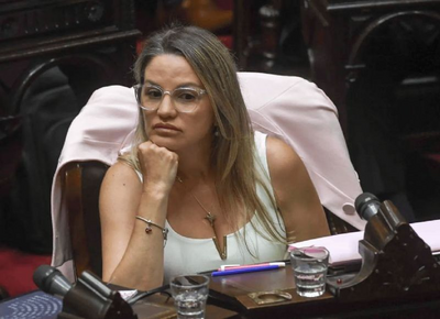 Entre Karina Milei y Sebastián Pareja, Carolina Píparo busca posicionarse para la intendencia de La Plata