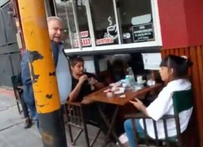 "¡Fuera del pueblo, atorrantas!": el intendente de Salto echó a dos mecheras