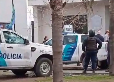 Corrupción en la Comisaría de Los Hornos: Los 6 policías acusados por robo seguirán presos