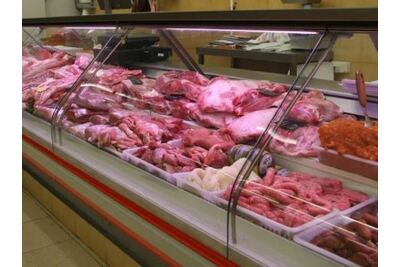 Rompieron el blindex y robaron la recaudación de una carnicería en La Plata