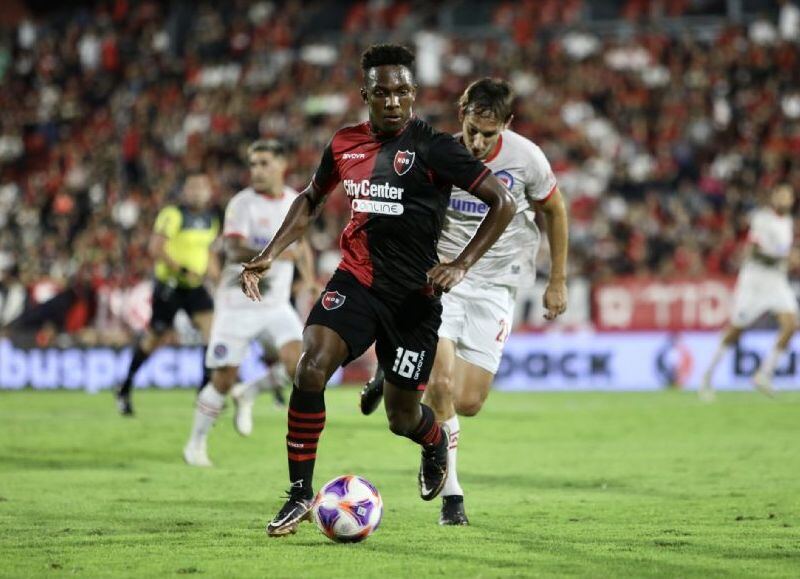 Newell's y Argentinos no pasaron del empate