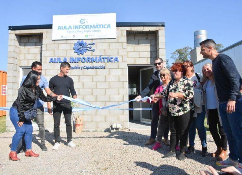General Rodríguez: se inauguró una nueva aula de informática