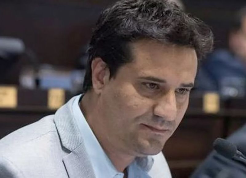 El diputado Maximiliano Abad tendría una amante en la agrupación estudiantil Franja Morada