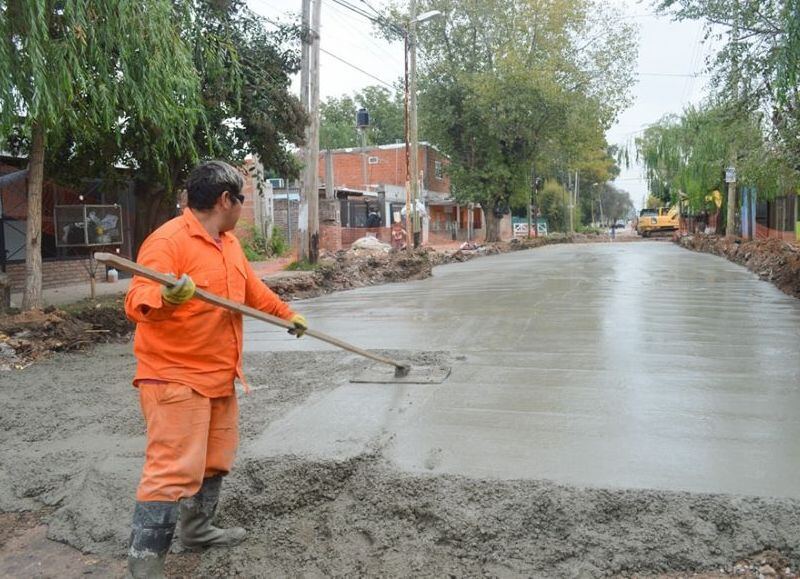 José C. Paz: avanza la pavimentación de hormigón para las calles Rodrigo de Triana y Blanco Maciel