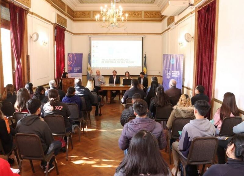 San Miguel: se realizó la charla sobre "Incubadora Municipal"