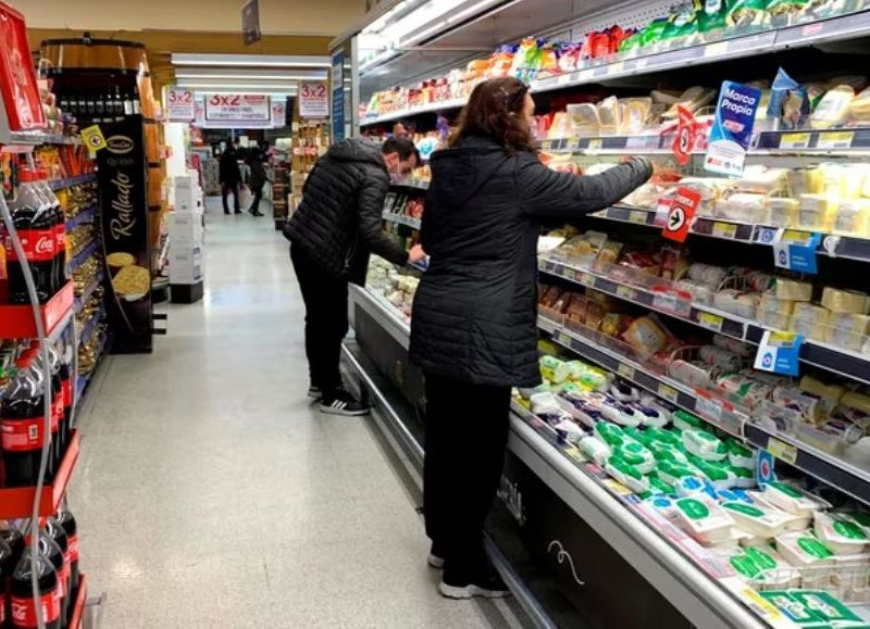 Siempre con el agua al cuello: consultoras privadas estiman que la inflación de julio trepará al 7 por ciento