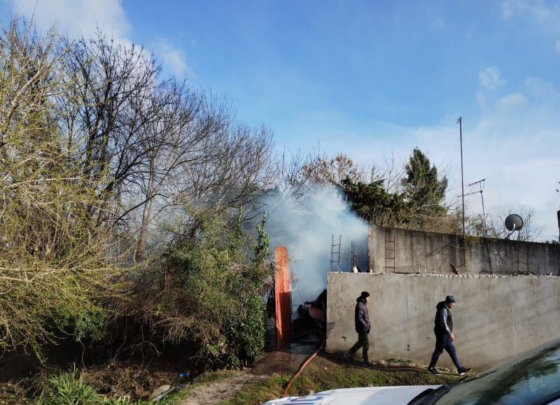 La Granja: investigan cómo fue que un hombre murió en un incendio en su casa