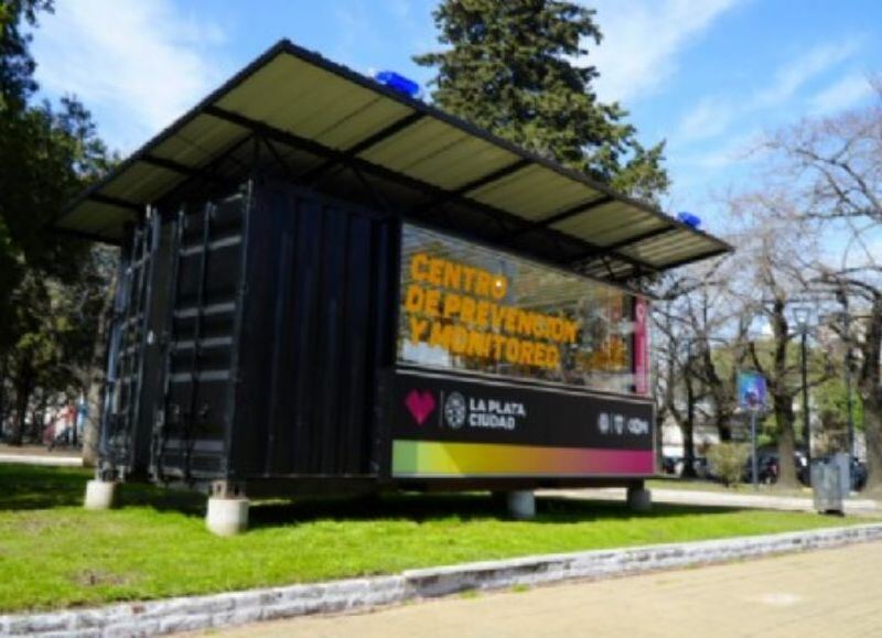 Nuevo centro para que un ñoqui tome mate: el municipio suma nuevos centros de prevención en las plazas Rocha y Güemes