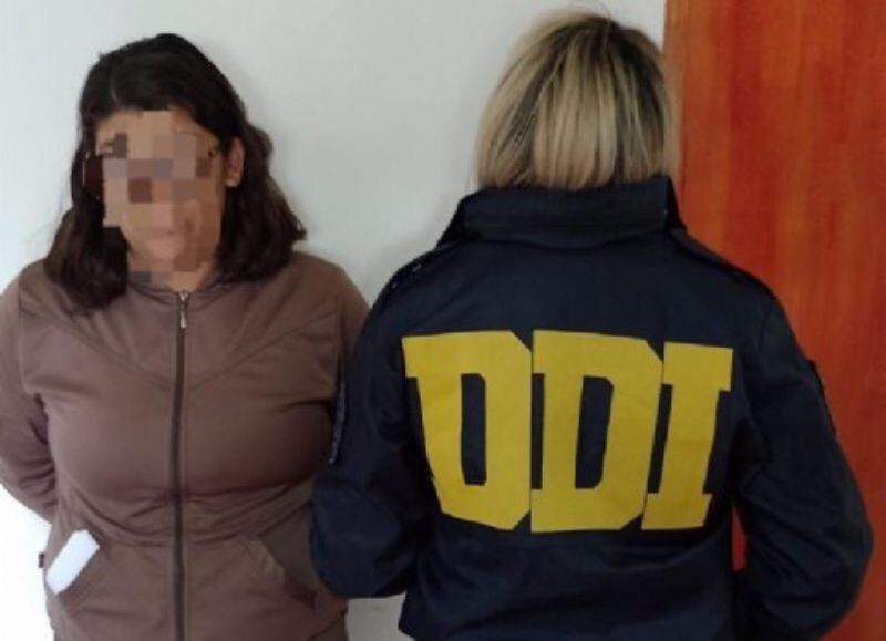 Detienen a prófuga que en 2005 dejó solos a sus tres pequeños hijos y al incendiarse la casa, falleció el bebé