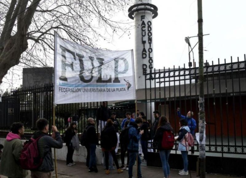 La Facultad de Odontología de la UNLP aparta a un docente denunciado por abuso sexual a su secretaria