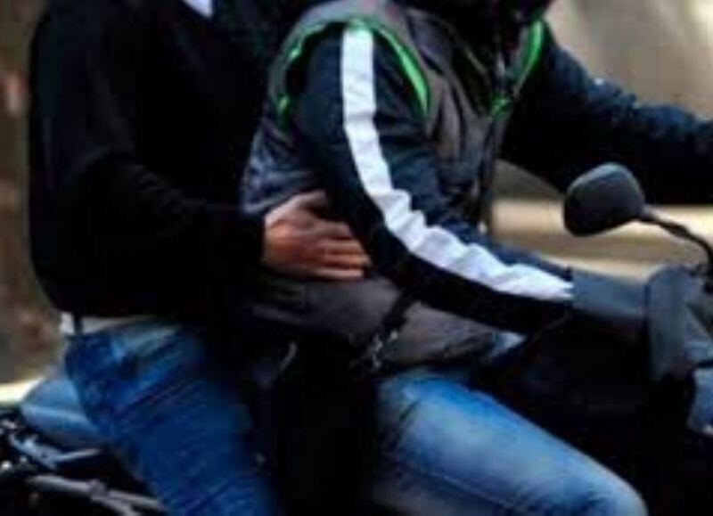 La inseguridad no da descanso en La Plata: una mujer fue agredida violentamente por motochorros en 93 e/7 y 8